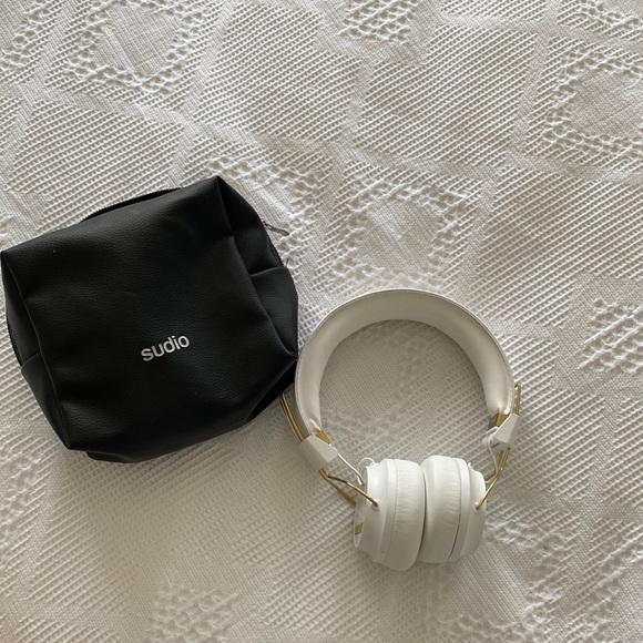 Sudio wireless headphones - Picture 1 of 3